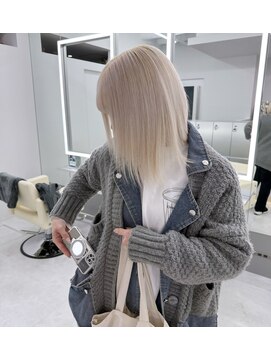 テイス 新宿(TACE) [ホワイトグレージュ/ミニウルフ/チェリーブラウン/新宿]