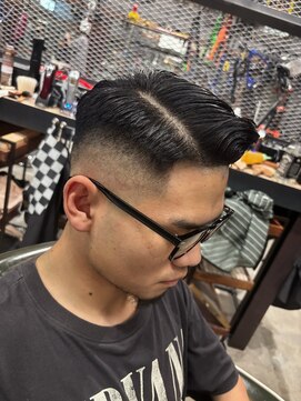 フォーコーナーズカットショップスリーセント 栄(FourCornersCutShop 3/cent) サイドパート