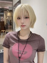 サロウィンフレンテ 新宿三丁目(SALOWIN Frente)&nbsp;石塚／ぱっつん顔まわりウルフブロンドタッセルレイヤーボブ新宿