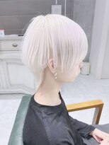 デイズ(days)&nbsp;ブリーチ2回｜ホワイトブロンドウルフショート