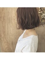 ツイギー 伊賀上ビル店(TWiGGY)&nbsp;前下がりボブで大人カワイイゆるふわボブ。