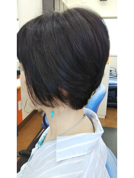 ベリーベリー 美容室(very very) 【very-very美容室】前下がりカット