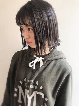 エル セルカ 高田馬場(el CERCA) [高田馬場新宿池袋]ブラントカットでキメる切りっぱなしボブ