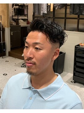 ルドローブラントオオサカ(LUDLOW BLUNT Osaka) 【LUDLOW BLUNT】ツーブロック フェードカット メンズパーマ