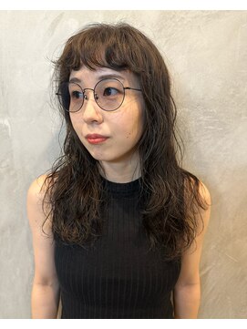 ワッツユアヘアストーリー(What’s your hair story) パーマ/スパイラルパーマ/ロングパーマ/オン眉/アッシュカラー