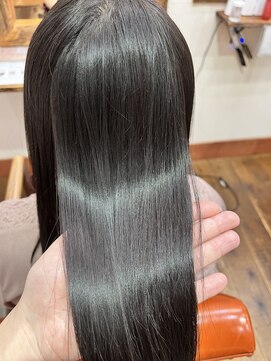 ル コワン ククー(Le coin coucou) 酸性ストレート