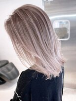 くすみベージュオリーブカラーワンレン透明感カラー_ba357931