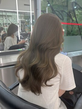 アルドーレフィエロ シンサイバシ(Ardore fiero shinsaibashi) くすみベージュ☆ブリーチなしカラー【小山田繭】