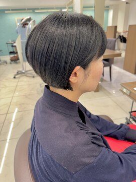 アッシュ 下北沢店(Ash) 黒髪でも素敵!プチ刈り上げショート