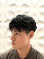 銀座マツナガ 浅草店&nbsp;前髪ありツーブロ刈り上げマッシュカール強めスパイラルパーマ
