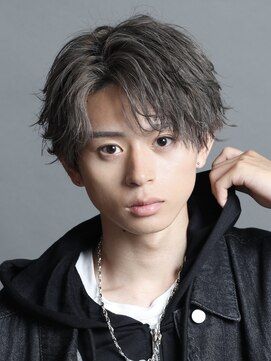 アーリー(Ali'i) ちょいセンターパート【波巻きパーマ】