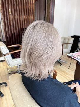 リードヘアーバイバンプ(Lead Hair by vamp) ハイトーン×ウルフレイヤー