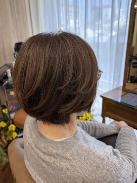 ラナ(LANA) ショートヘア×オリーブベージュ