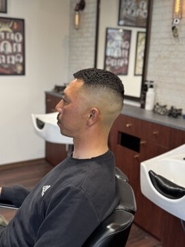 ジェイソンバーバー 2nd(JASON BARBER) 漢の最終形態パンチパーマ