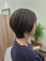ヒビ(hibi)&nbsp;前下がりシルエットの大人ショート