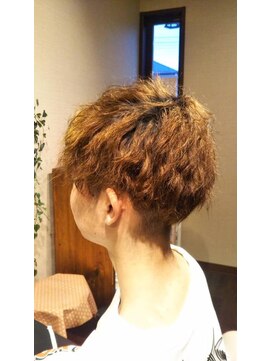 ビヨウシツニッタ(nitta) デザインパーマ