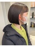 切りっぱなしミニボブ×インナーカラー（ポイントブリーチ）