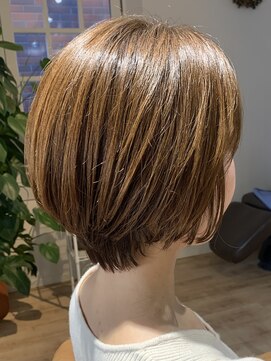 ワルツ(Waltz) ナチュラルショート/イメチェン/似合わせカット/フルバング