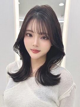 マウル 栄(MAEUL) ミディアム　レイヤー　グレージュ　暗髪　顔まわり