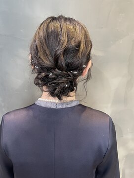クレオヘアフィーカ(CLEO hair fika) ミディアムふんわりシニヨン
