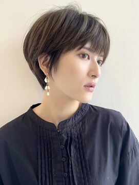 イヴォークトーキョーオーサカ(EVOKE TOKYO osaka) ショート 耳かけ レイヤーカット 顔周り 似合わせ おしゃれ