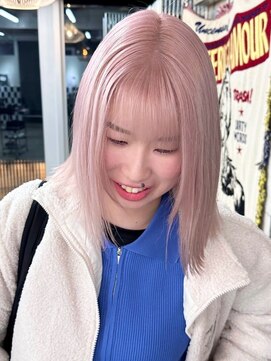 リル ラウム 原宿(LiL Raum) ホワイトピンクカラー