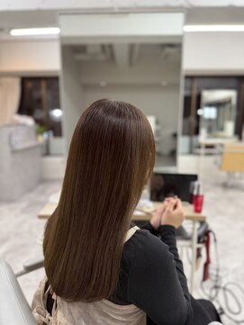 アチェロ(Acero.) 韓国風レイヤー×20代艶髪グレージュカラー