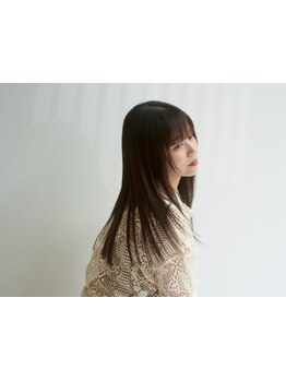 つるりんちょ。で話題の"髪にドラマを"を使用した髪質改善縮毛矯正のストレートで自然なツヤと柔らかさを♪