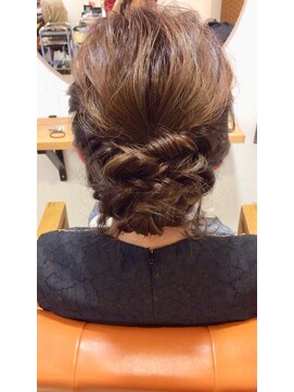 レボルシア 博多(REVOLUCIA) アップスタイル