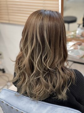 アヴニールバイアクロス 戸塚店(AVENIR by across) ハイライトグレージュ