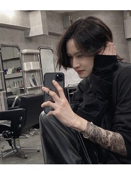 シン(syn) 耳掛けセンターパート