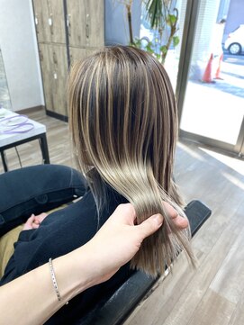 ヴィフ 大船(VIF) バレイヤージュ(ブリーチ)×ホワイトベージュ(カラー)