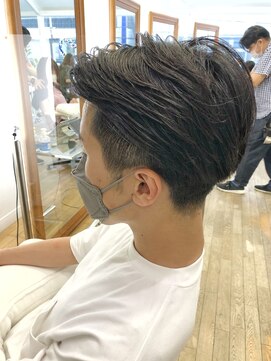 ヘッズ 本八幡店(HEADS) MEN'S HAIR  センターパート　ツイストスパイラル　コンマヘア