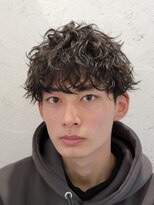 フィフス 原宿(fifth)&nbsp;メンズツーブロックマッシュ束感ショート波巻きスパイラルパーマ