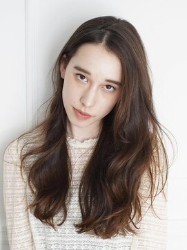 ビュートリアム ギンザ(BEAUTRIUM) 大人のオシャレな波打ちパーマロングヘア