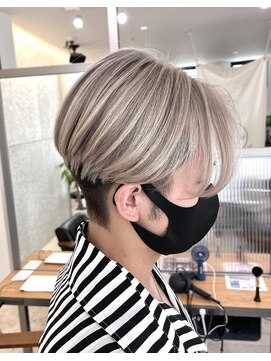 アフューズバイストゥー(Vfuse by StueW) ハイライトベージュ×刈り上げ[倉敷][岡山][ハイライト]