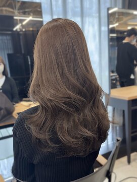 アリュウル 表参道(ALLURE) 明るめオリーブベージュ◎ レイヤーカット くびれヘア　KAKO