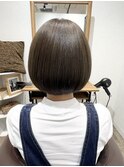 大人可愛い20代30代40代前下がりひし形小顔ボブ丸みショート