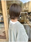 くすみベージュ/グレージュ/外ハネボブ/切りっぱなし/艶髪ヘア