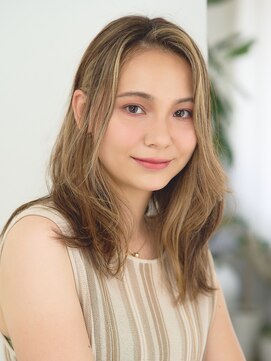 ルクスドレ 新宿(Luxe doree') ★レイヤーカット/フェザーバング/ハイトーンカラー［新宿駅］