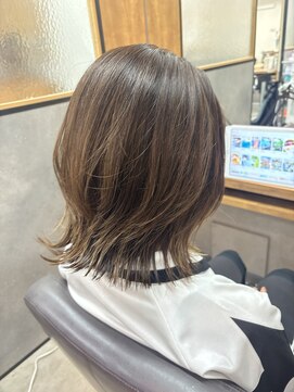 カイノ なんばエキカン店(KAINO) 外ハネウルフスタイル