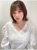 大人可愛い耳かけ小顔美髪切りっぱなしイヤリングカラーミニボブ