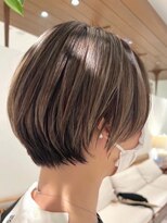 ハロウ 天神(Halou)&nbsp;白髪ぼかし×ハイライト×ショート