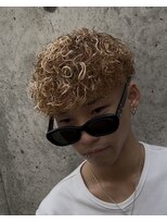 イーラ アメ村店(era)&nbsp;スペインカール　ツイストスパイラル眉カットメンズパーマ