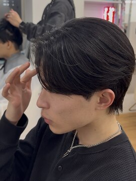 ビカム 名駅(become) 曲がる縮毛矯正で作るパーマ風毛流れセンターパート