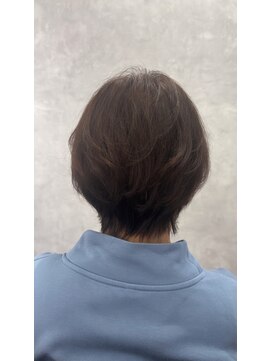 ヴィヴ(viv) ひし形ショートボブ×白髪ぼかしcolor