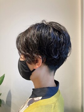 キー(KEY) 前下がり刈り上げショート