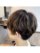 トータルビューティーステラ(TOTAL BEAUTY STELLA)&nbsp;コントラストハイライト　コントラストカラー　ショート