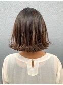 伸ばしかけにも!ハイライトカラー×タッセルボブ
