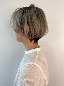 イーストハムアネーロ(EAST HAM anello) 丸みショート/ツートン